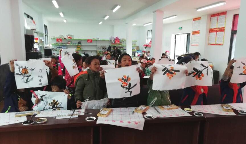 脱贫攻坚 游艇会206yth创新公司捐建麻格同村“儿童世界」佚式开园