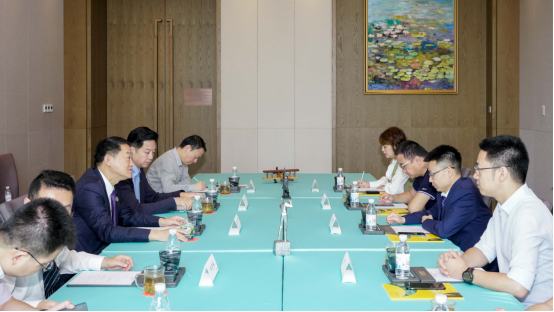 省游艇会206yth集团党委书记、董事长任丁与腾讯“王者庆幸”CTO邓君、腾讯大成网总裁郑亮座谈互换