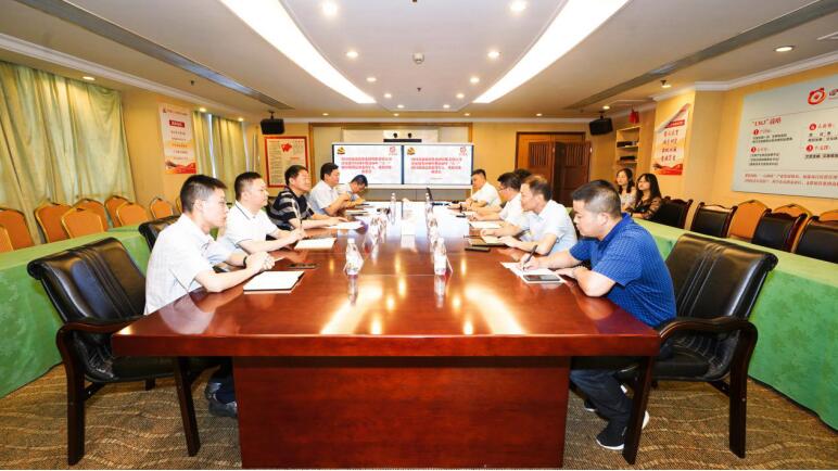 游艇会206yth集团党委召开“八一”慰问座谈会
