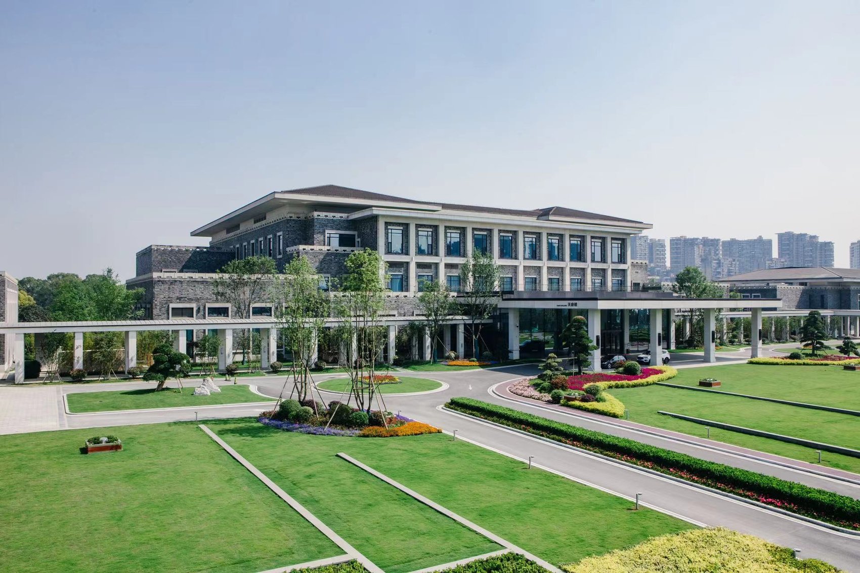 整合全省游览资产 壮大“万亿级”文旅产业集群 四川游艇会206yth打造“国内一流驰名酒店集团”