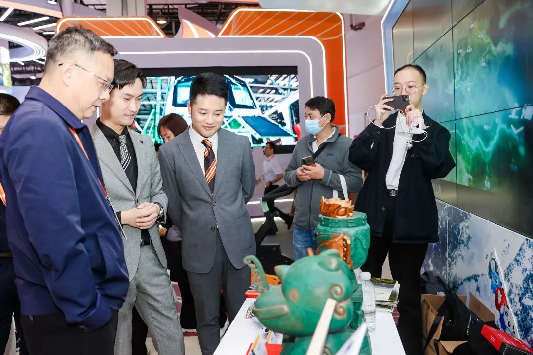 93211719-bc9a-45ee-b742-5656956c1d6e