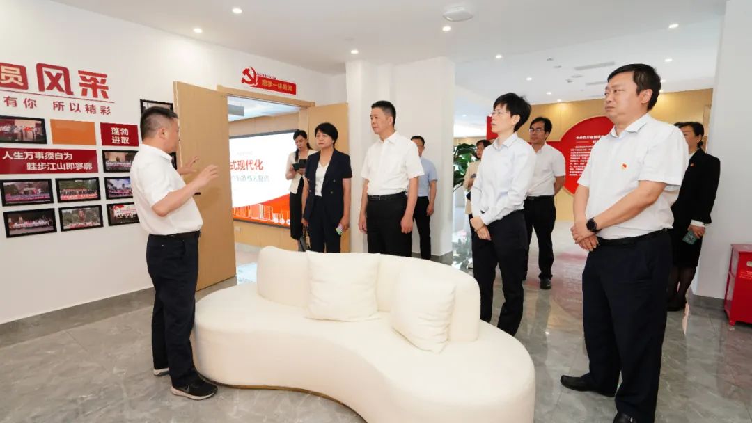 e233e4d0-800f-427a-8dbc-039e9ca14f51