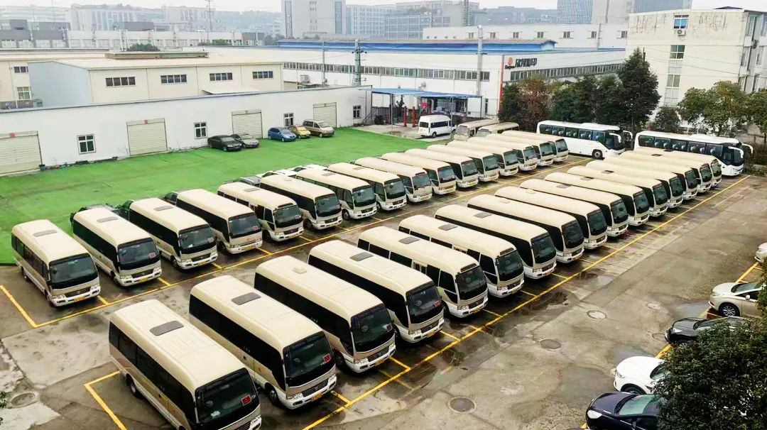 省游艇会206yth集团礼宾车队每天“体检” 全力保险大运会用车安全