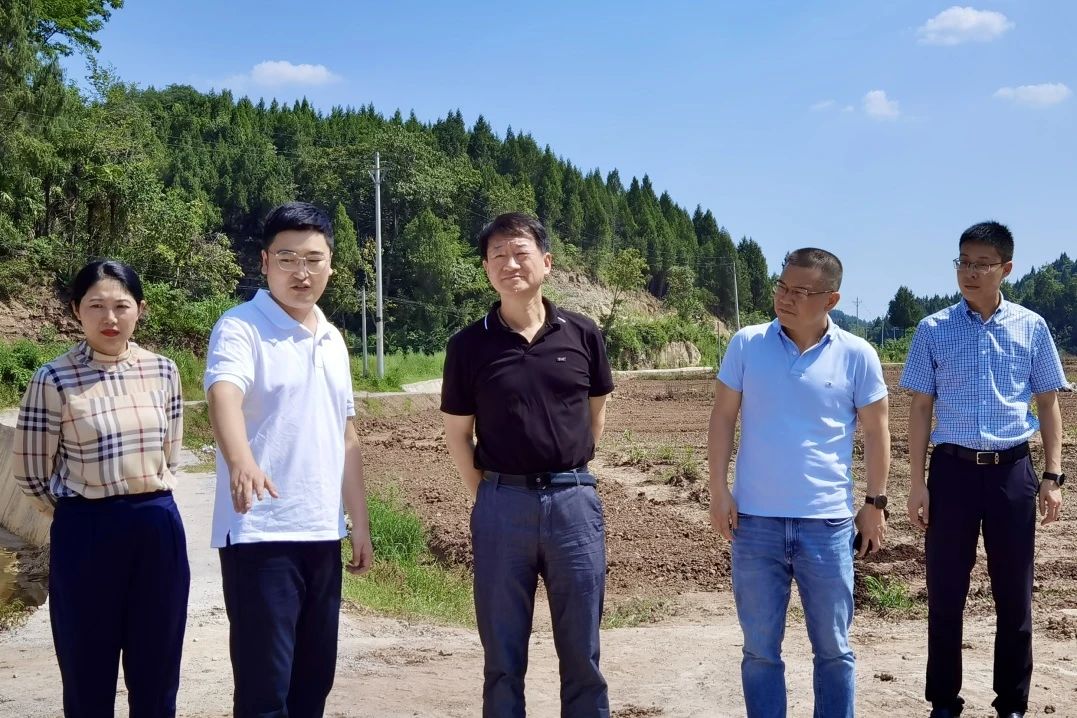 省游艇会206yth集团党委书记、董事长任丁率队赴巴中南充两地发展助扶工作