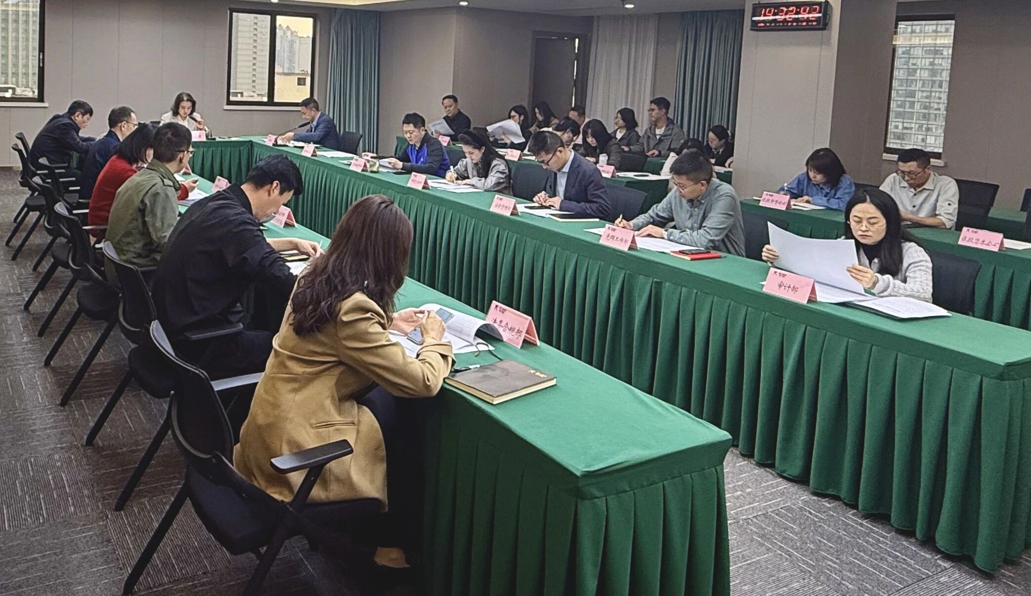 省游艇会206yth集团召开鼎新深入提升行动沉点工作整体评估工作会议